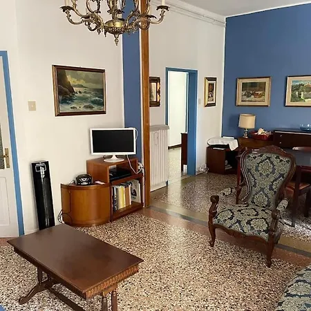 Elegant & Spacious Apartment *